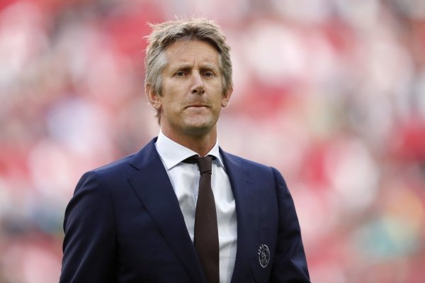 Van der Sar: Ronaldo nói vào thời điểm đó rằng anh ấy sẽ là người giỏi nhất thế giới. Tôi đã nói đừn