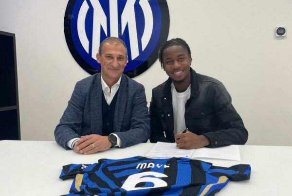 Chính thức: Inter Milan U23 gia hạn hợp đồng cho hậu vệ 19 tuổi Meyer, tiền đạo 21 tuổi Zuberek và t