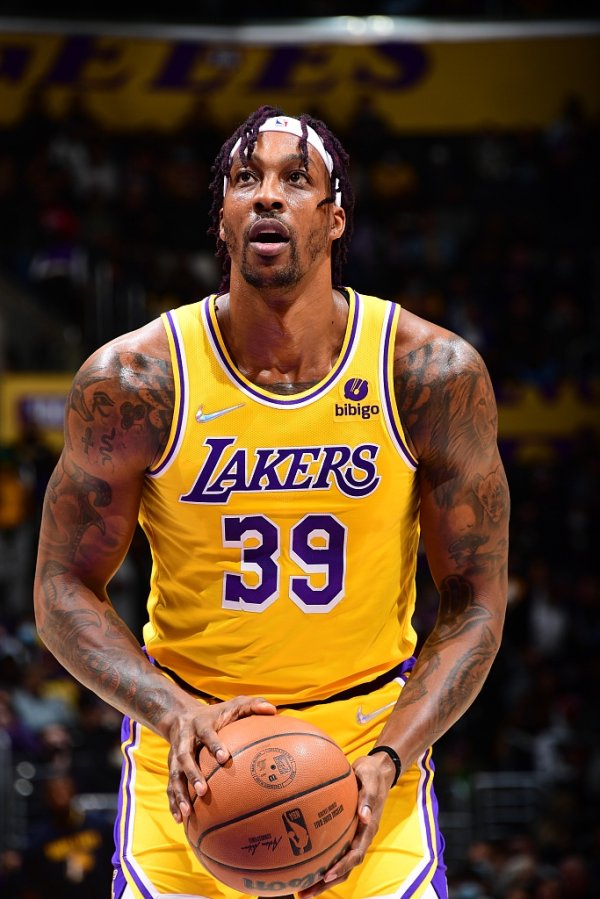 Howard: Một số cầu thủ tiêu hết tiền lương trong vòng 2 tuần kể từ khi nhận được. Họ sẽ mua một số t