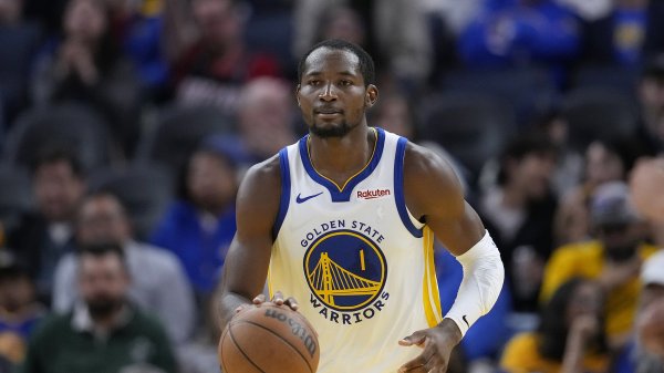 Curry: Kuminga lần nào cũng khiến Harden rất khó ghi bàn. Anh ấy không thể ảnh hưởng đến chiến thắng