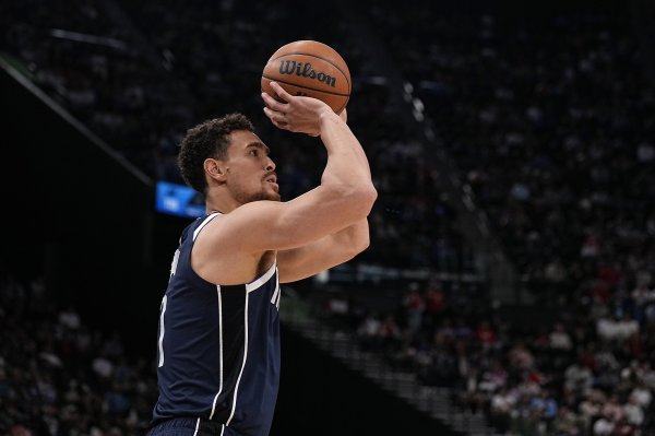 Flagg: Dwight Powell luôn làm gương và duy trì tính chuyên nghiệp cực kỳ cao.