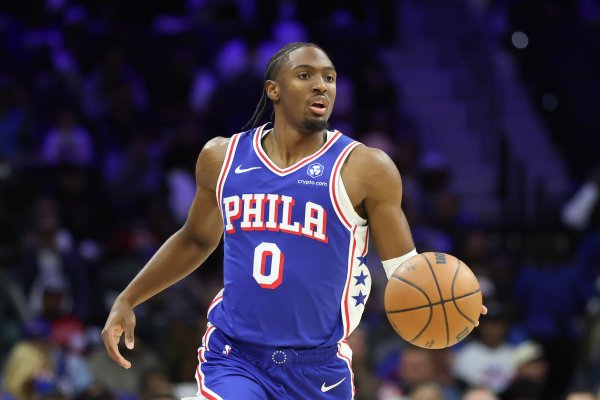 Vượt qua và sút tuyệt vời! Maxi thực hiện 5 trong số 10 cú sút trong hiệp và đóng góp 17 điểm, 6 kiế